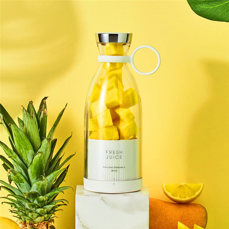 Portable USB Rechargeable Blender - 350ml Juicer Cup - feature close-up