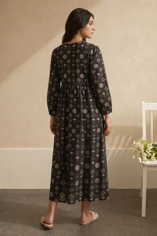 Women's Black Cream Diamond Motif Print Cambric Maxi Tunic | Tasseled Placket
